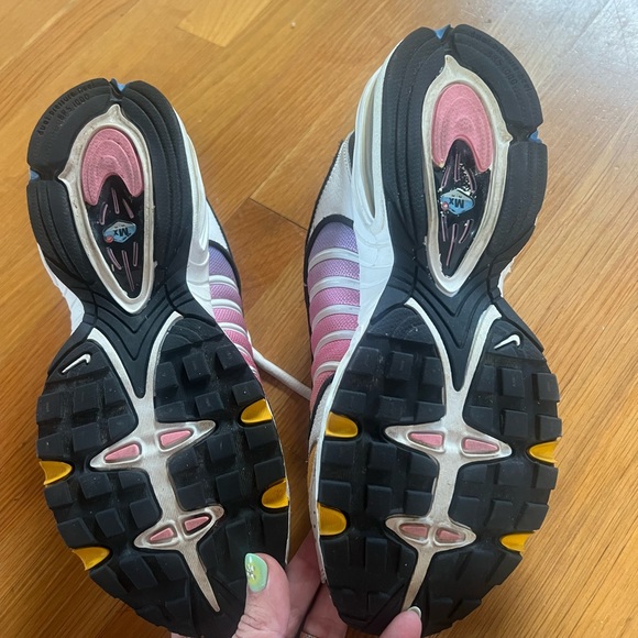 Nike White and Multicolor Sneakers - Picture 5 of 6